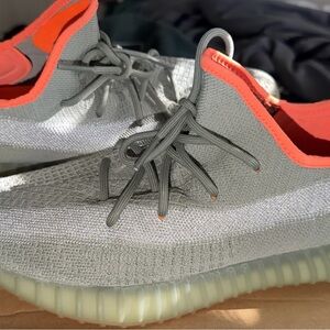 adidas Yeezy Boost 350 V2 Box